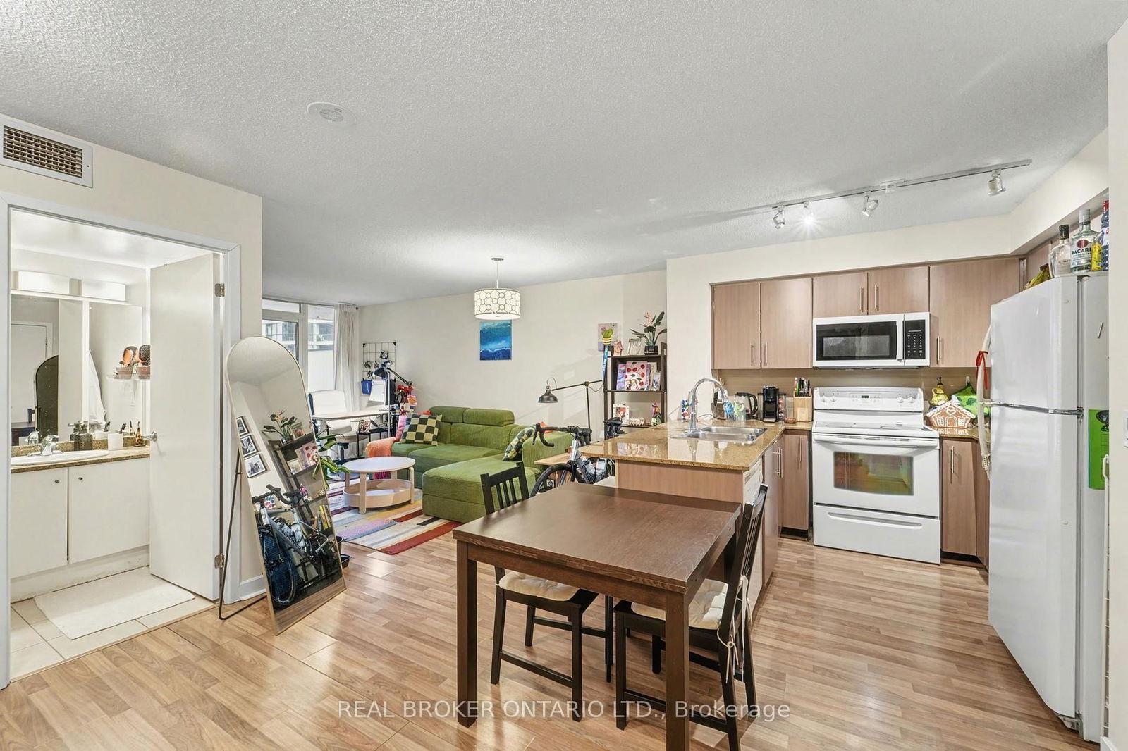 Den / home office space