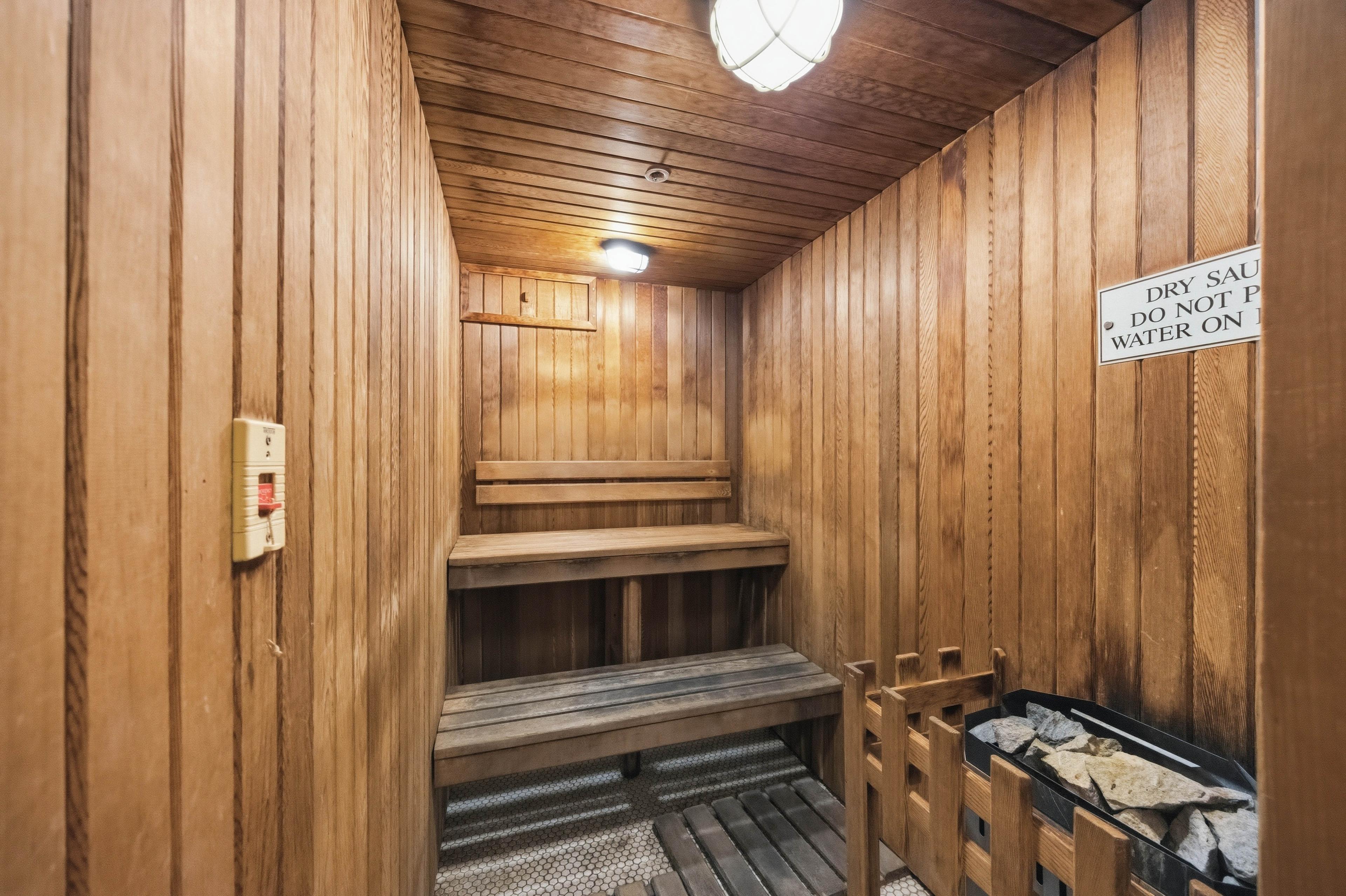 Building sauna — wood-panelled dry sauna